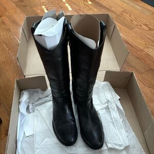 Frye Melissa Button Boot in Black Size 8
